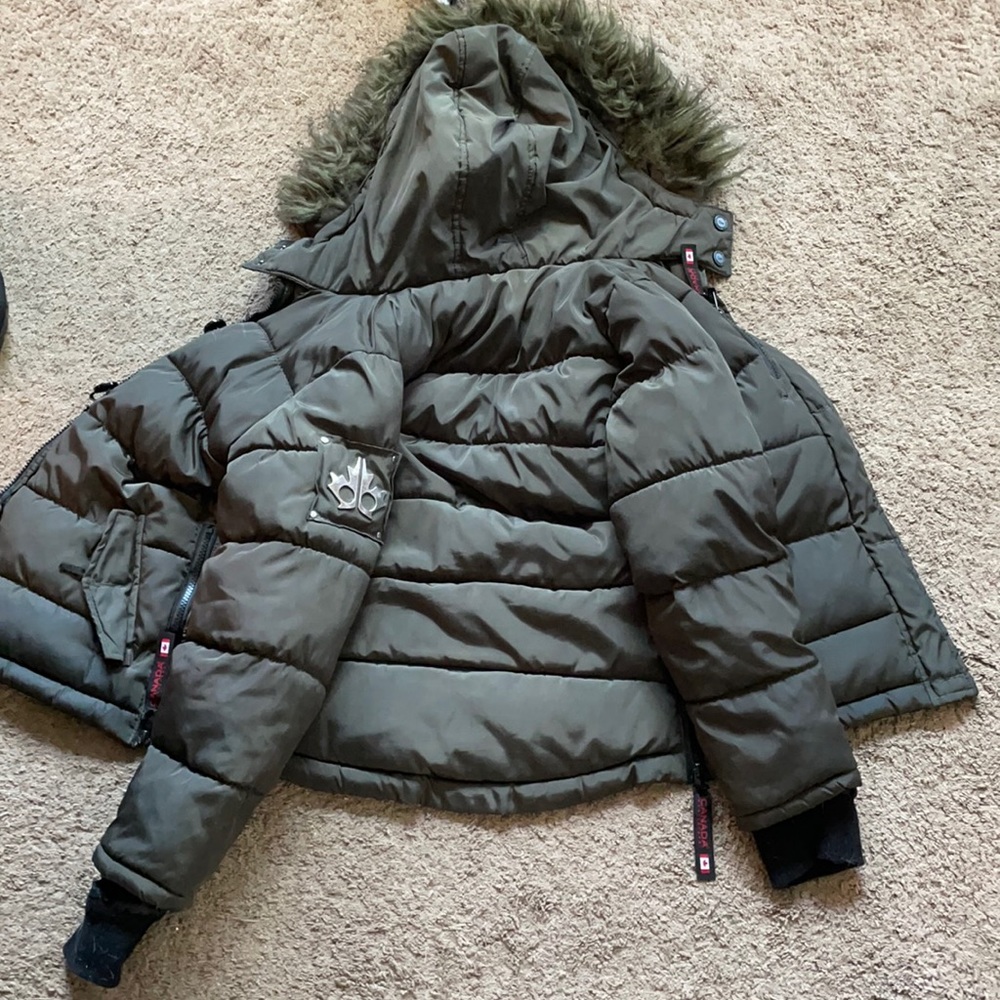 I am selling a girls winter coat